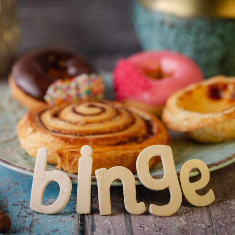 Signs and Symptoms of Compulsive Eating Disorder in Teens_